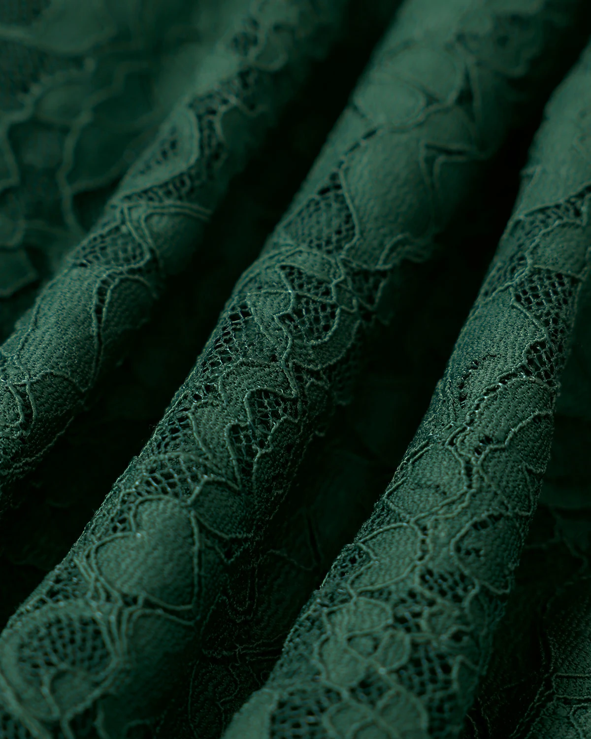 The Green Sweetheart Neck Lace Maxi Dress 8 The Green Sweetheart Neck Lace Maxi Dress - Image 8