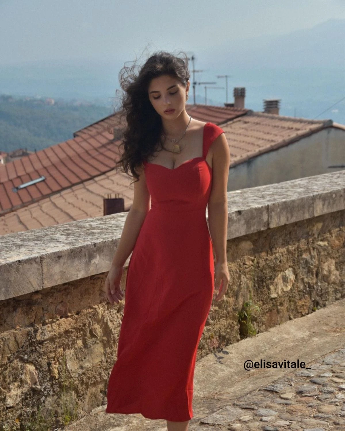 The Red Sweetheart Neck Cap Sleeve Midi Dress 2 The Red Sweetheart Neck Cap Sleeve Midi Dress - Image 2