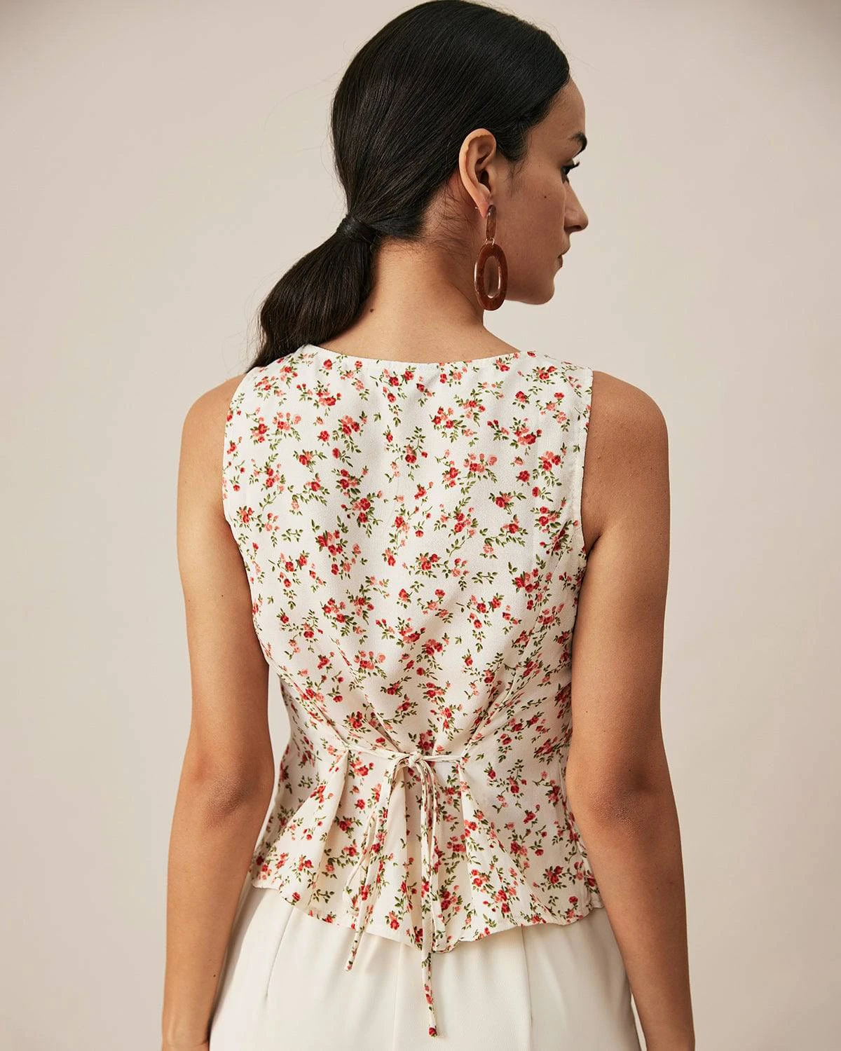 The Sleeveless Floral Shirt 3 The Sleeveless Floral Shirt - Image 3