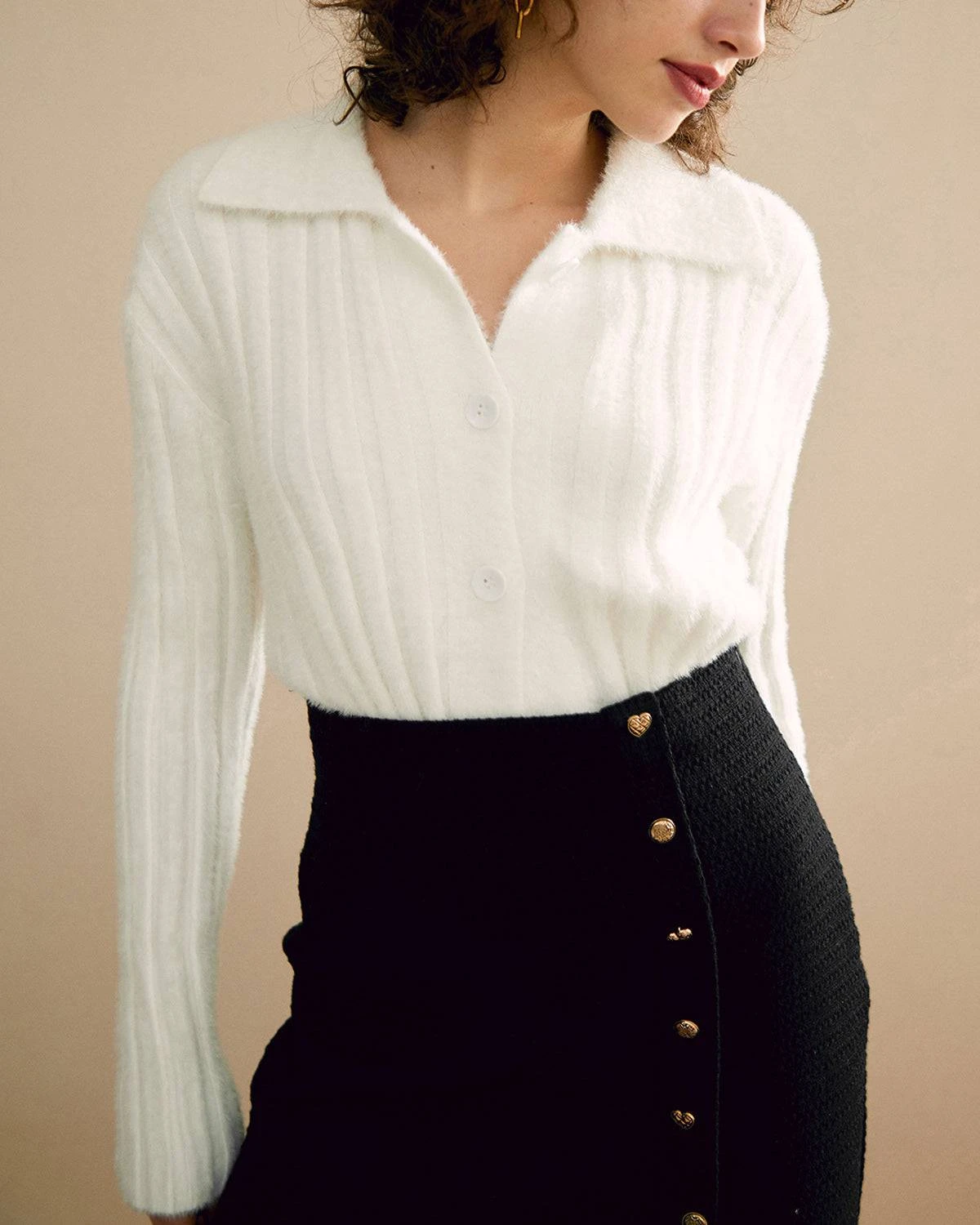 The Buttons Decorated Knit Skirt 4 The Buttons Decorated Knit Skirt - Image 4