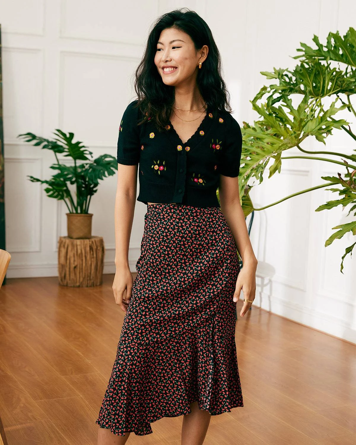 The Floral Embroidered Crop Tee 2 The Floral Embroidered Crop Tee - Image 2