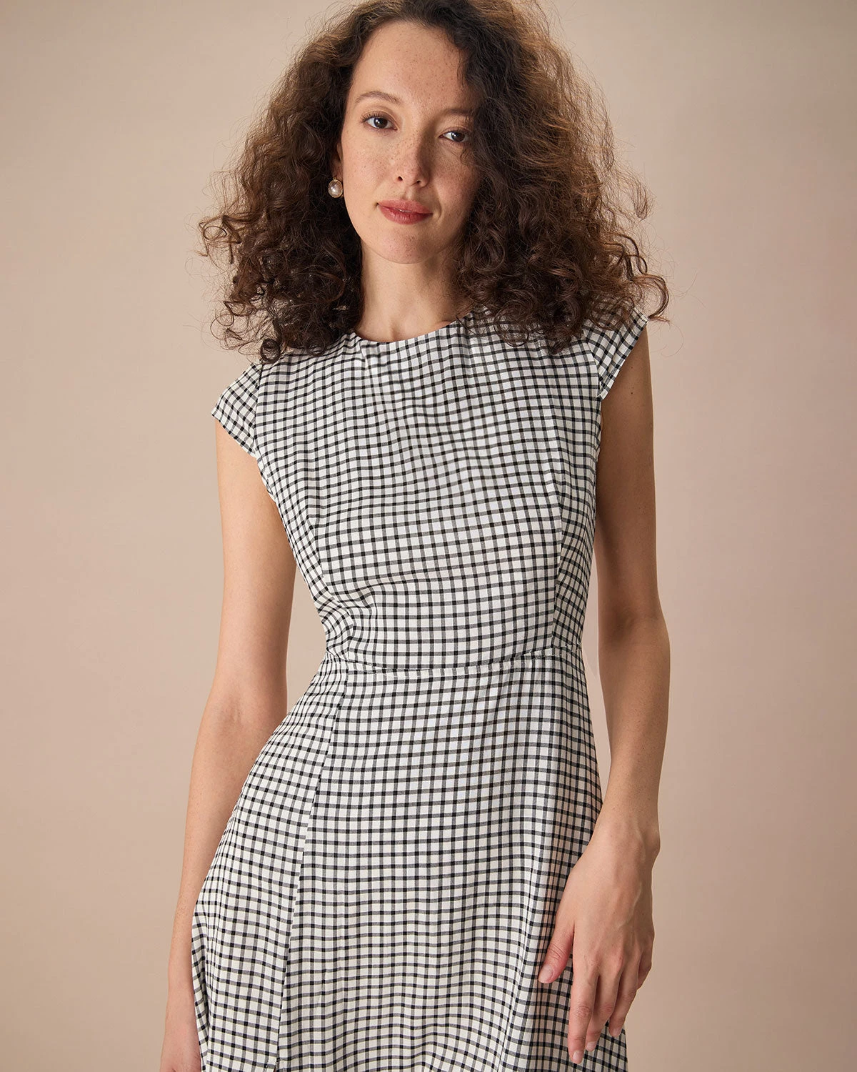 The Black Round Neck Cap Sleeve Plaid Midi Dress 2 The Black Round Neck Cap Sleeve Plaid Midi Dress - Image 2