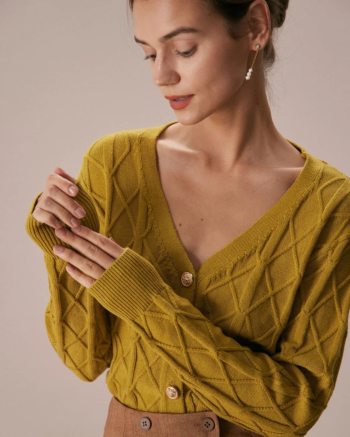 The Ginger V Neck Argyle Ribbed Cardigan 2 The Ginger V Neck Argyle Ribbed Cardigan - Image 2