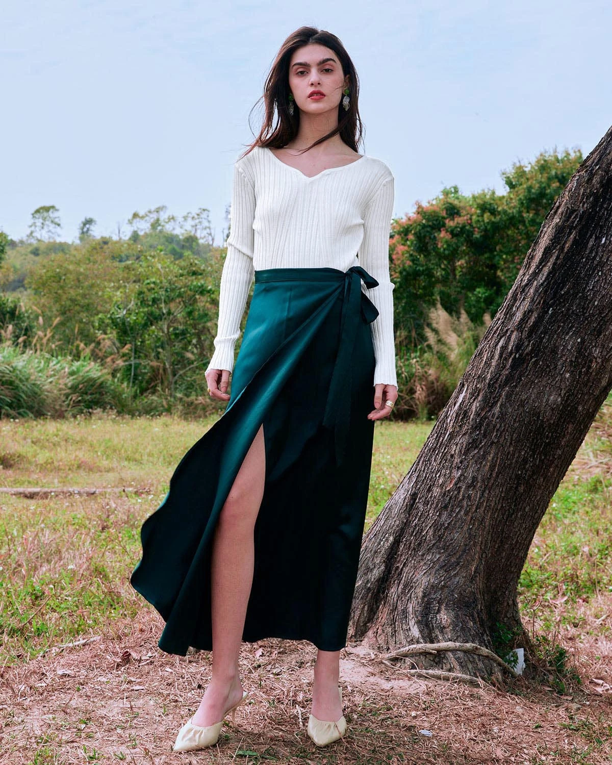 The White V Neck Teardrop Ribbed Knit Top 5 The White V Neck Teardrop Ribbed Knit Top - Image 5