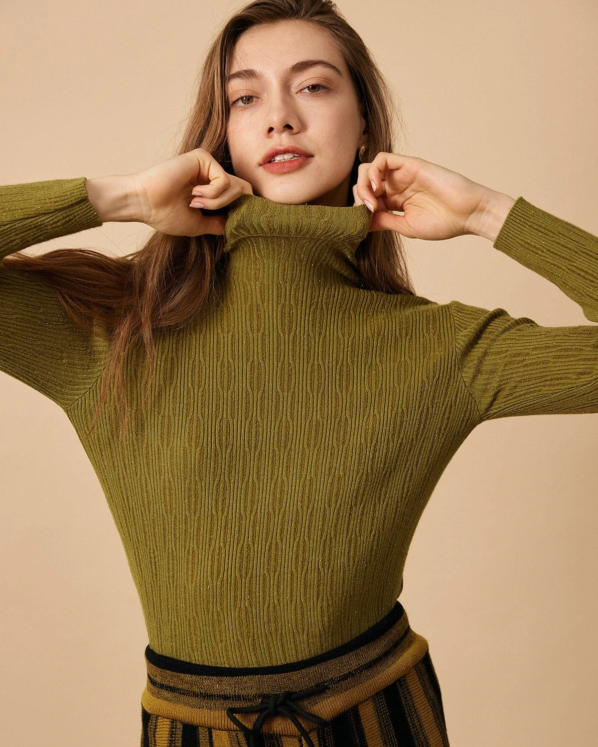 The Solid Textured Turtleneck Knitted Top 7 The Solid Textured Turtleneck Knitted Top - Image 7